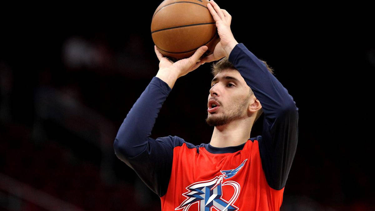 赛前社区盾焦点战,罗马伤情更新,引发热议,轮换策略成焦点 赛前社区盾焦点战,罗马伤情更新,引发热议,轮换策略成焦点