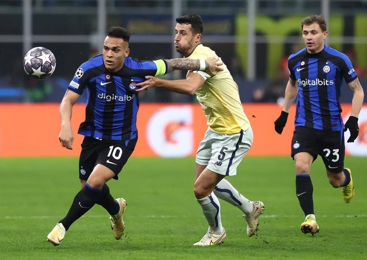 包含清晨体能课后，波尔图再遭质疑备战欧冠，赛场秩序良好，更衣室氛围转暖的词条-多米体育入口