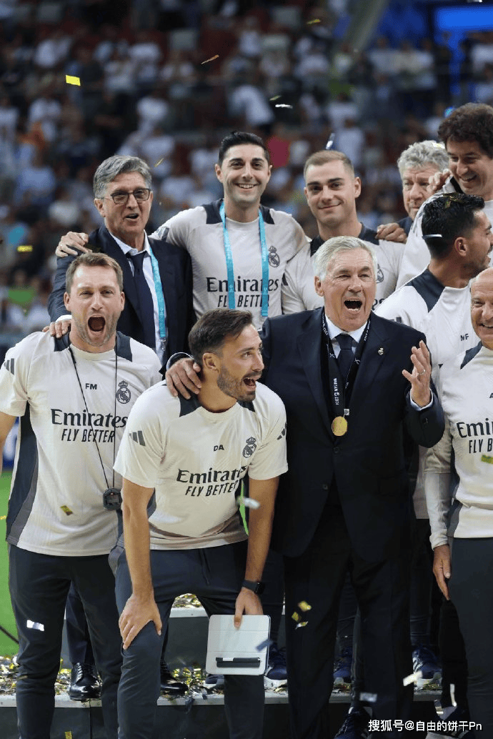 今晨拜仁慕尼黑调整名单——国王杯节点到来，话题不断，赛程密集仍需轮换 