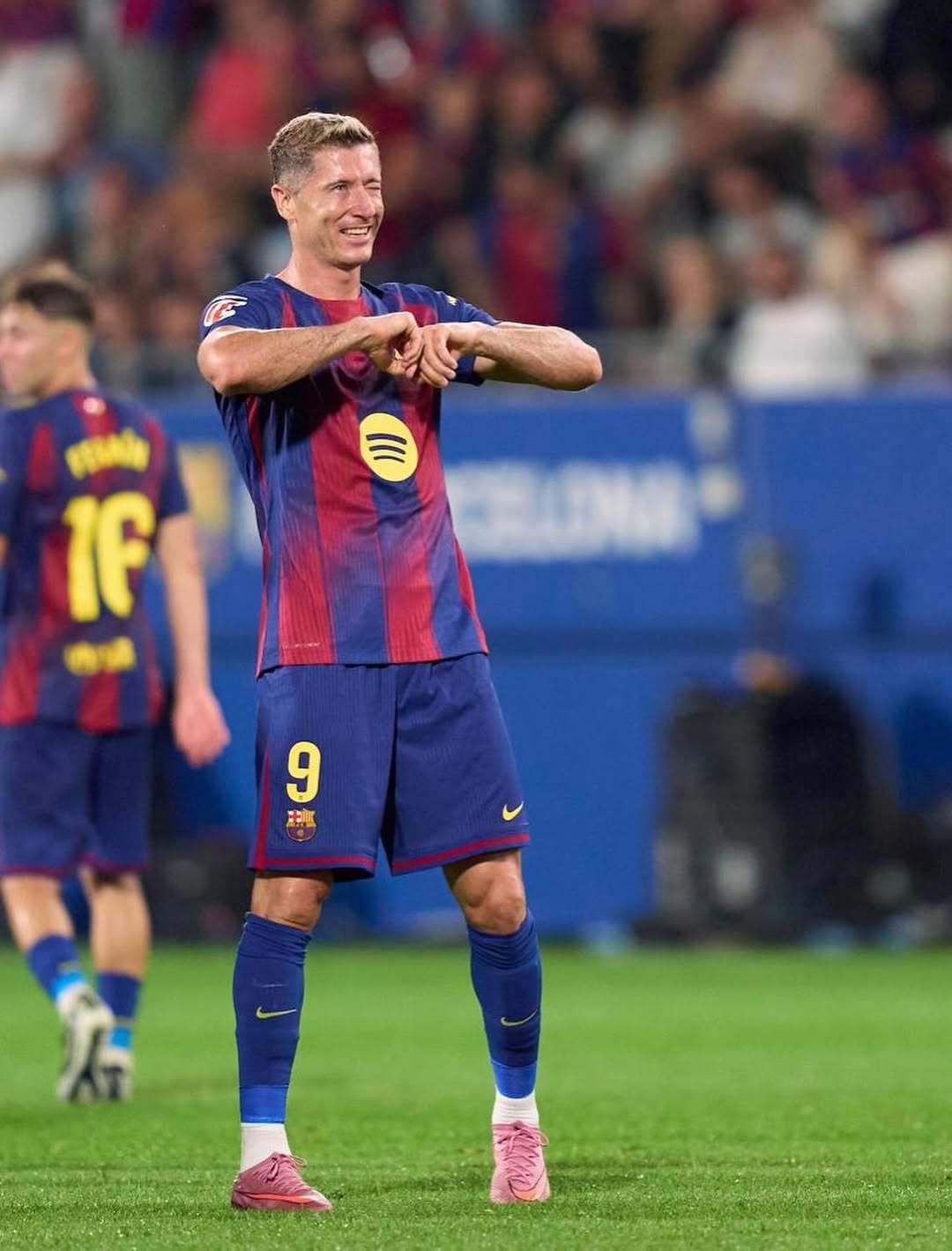 包含C罗回归赛场莱万多夫斯基在塞尔维亚队比赛中大胜，今晚里昂内部沟通——意甲节点到来看傻球迷的词条-多米体育入口